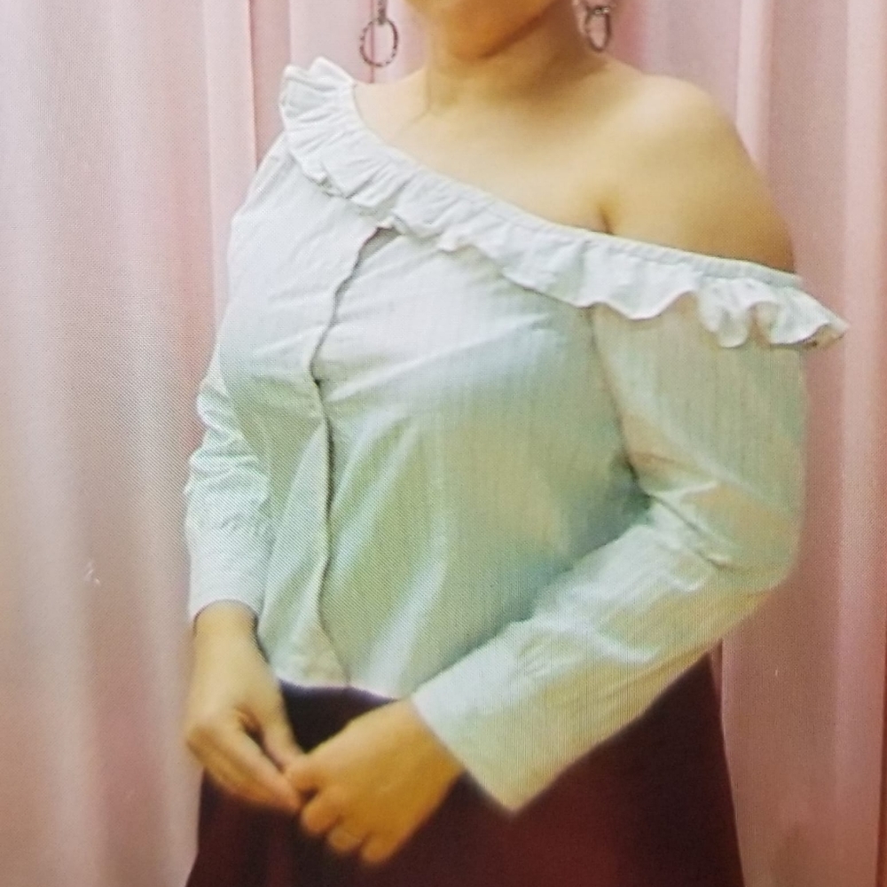 Ruffle striped boton down blouse/shirt